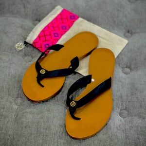 Tory Burch Manon black leather thong sandals, size 8